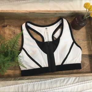 XS Zipper front Fabletics sports bra